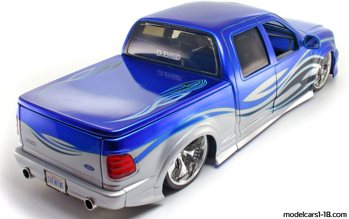 2003 - Ford F-150 Super Crew Jada Toys 1/18 (Син / Сребрист) Задна дясна страна