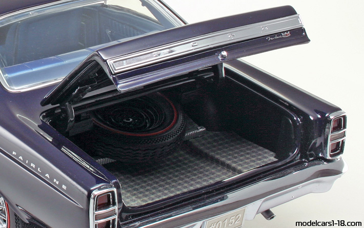 1967 - Ford Fairlane GTA GMP 1/18 (Син) Багажник / Отварящи се фарове