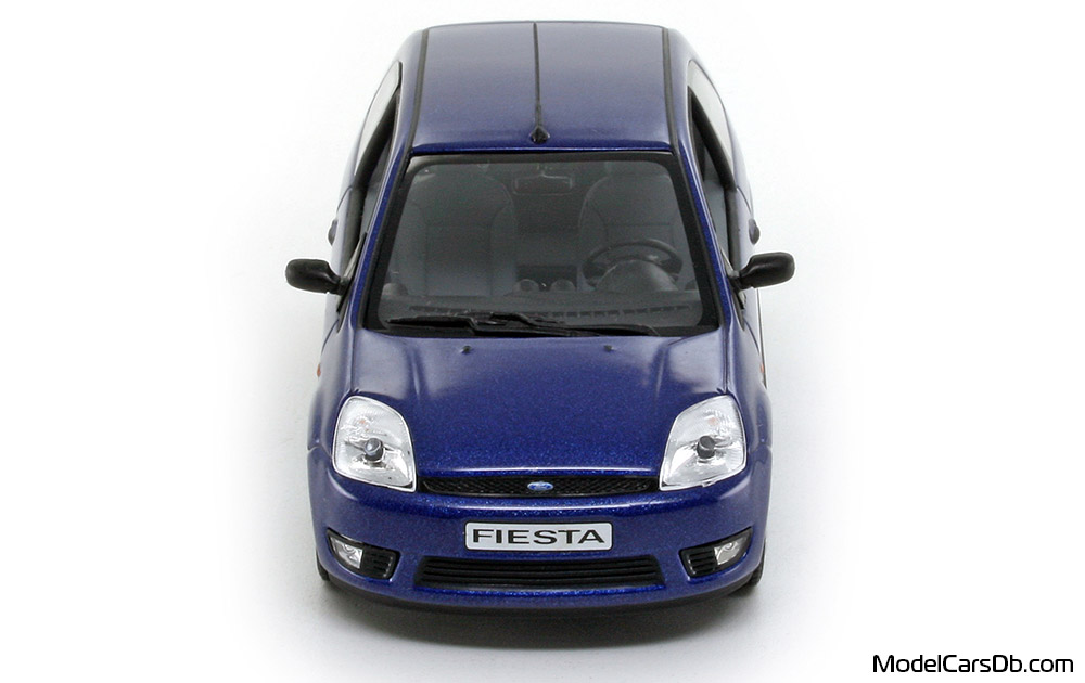 2002 - Ford Fiesta Minichamps 1/43 (Син) Предница