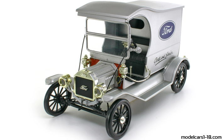 1913 - Ford Model T Delivery Universal Hobbies 1/18 (Сребрист) Предна лява страна