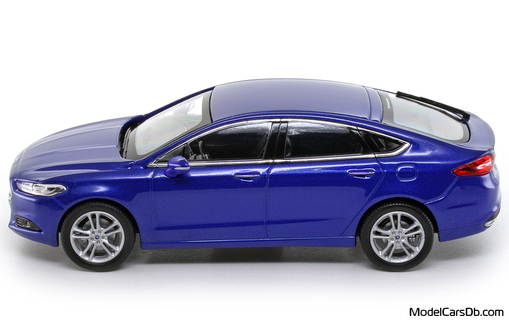 2015 - Ford Mondeo Norev 1/43 (Сребрист) Страна