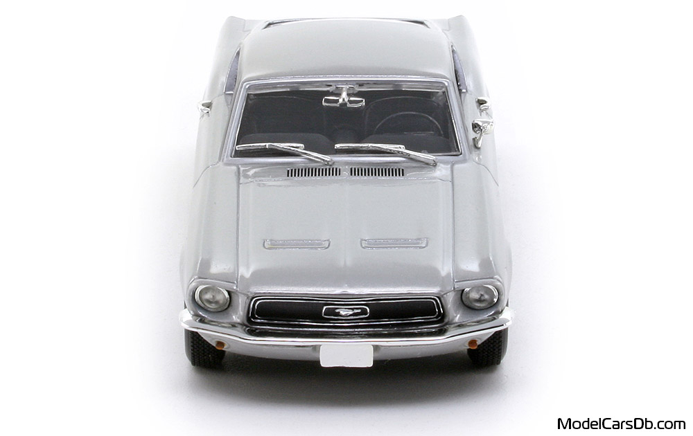 1968 - Ford Mustang Fastback Minichamps 1/43 (Сребрист) Предница