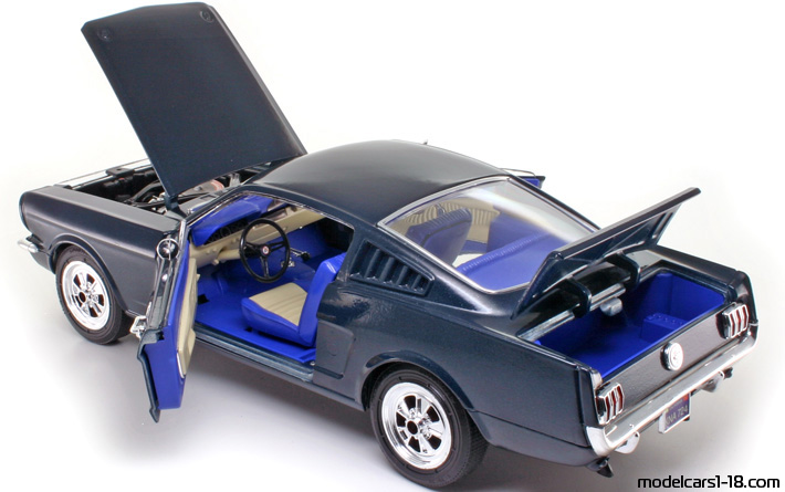1965 - Ford Mustang GT Fastback Jouef Evolution 1/18 (Син) Отваряеми части