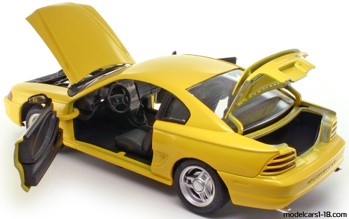 1994 - Ford Mustang GT Jouef Evolution 1/18 (Жълт) Отваряеми части