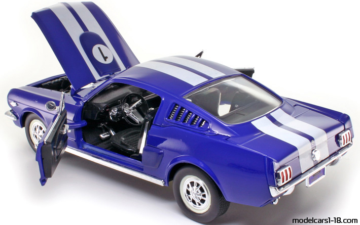 1965 - Ford Mustang Shelby GT Mira 1/18 (Син / Бял) Отваряеми части