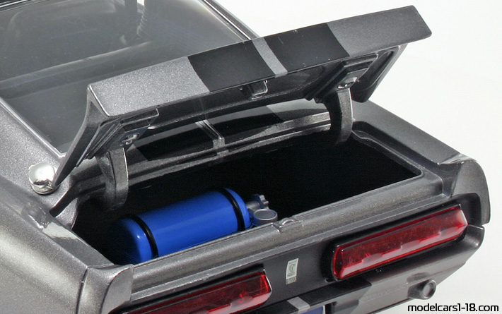 1967 - Ford Mustang Shelby GT500 Eleanor Shelby Collectibles 1/18 (Сив / Черен) Багажник / Отварящи се фарове