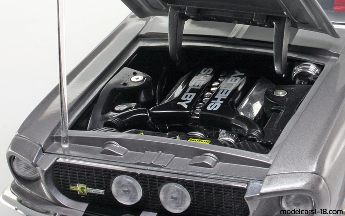 1967 - Ford Mustang Shelby GT500KR Jada Toys 1/18 (Сив / Черен) Двигател