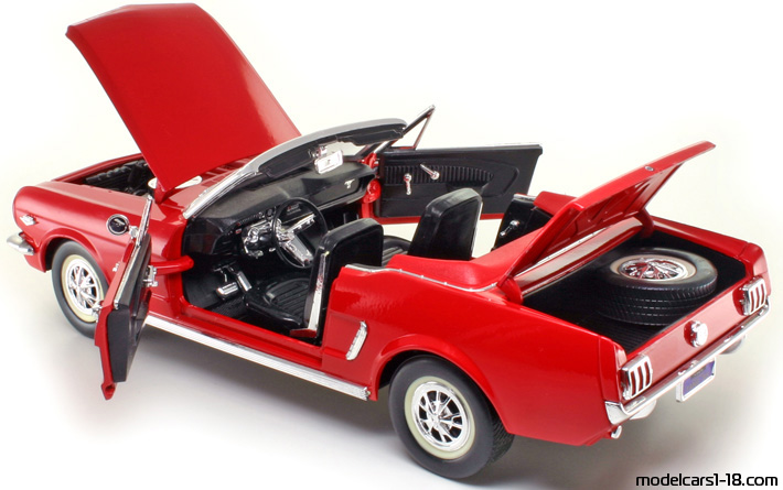 1965 - Ford Mustang Mira 1/18 (Червен) Отваряеми части