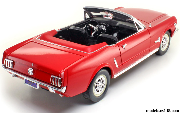 1965 - Ford Mustang Mira 1/18 (Червен) Задна дясна страна