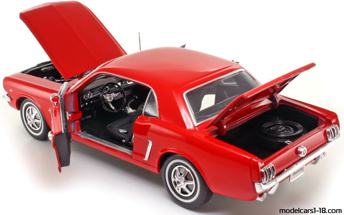 1964 - Ford Mustang Welly 1/18 (Червен) Отваряеми части