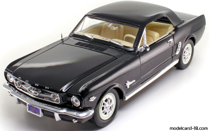 1965 - Ford Mustang Mira 1/18 (Черен) Предна лява страна