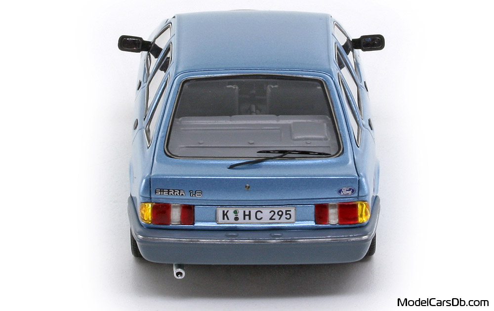 1982 - Ford Sierra 1.6 GL Neo Scale Models 1/43 (Син) Задница