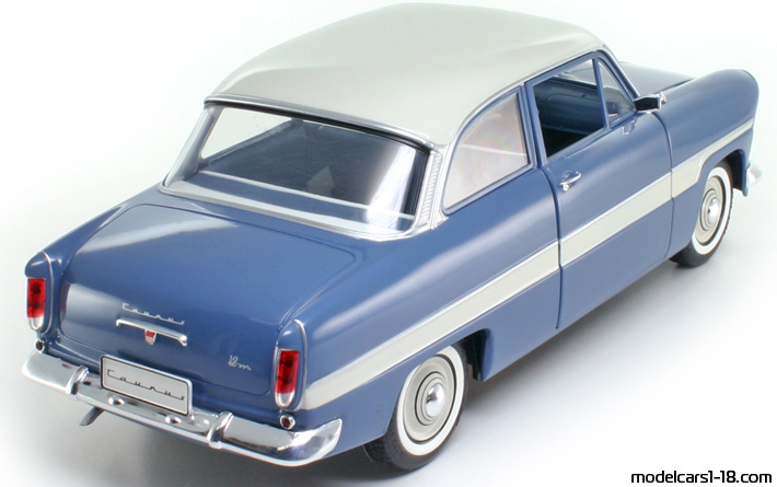 1959 - Ford Taunus 12M (P1) Revell 1/18 (Син / Бял) Задна дясна страна