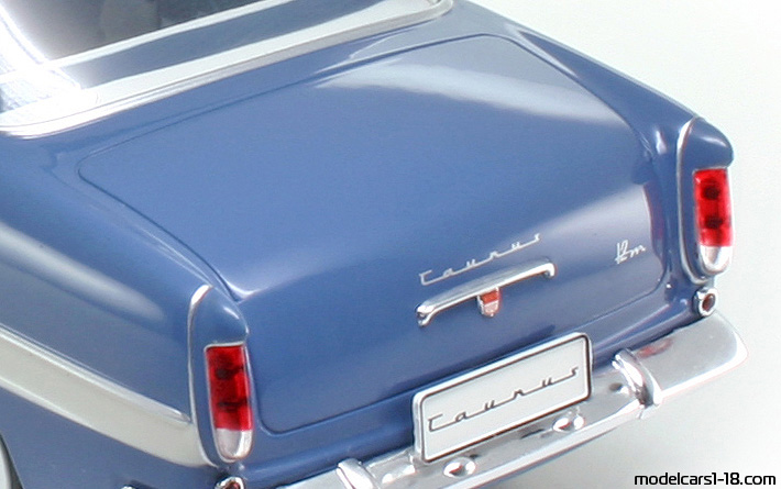 1959 - Ford Taunus 12M (P1) Revell 1/18 (Син / Бял) Багажник / Отварящи се фарове