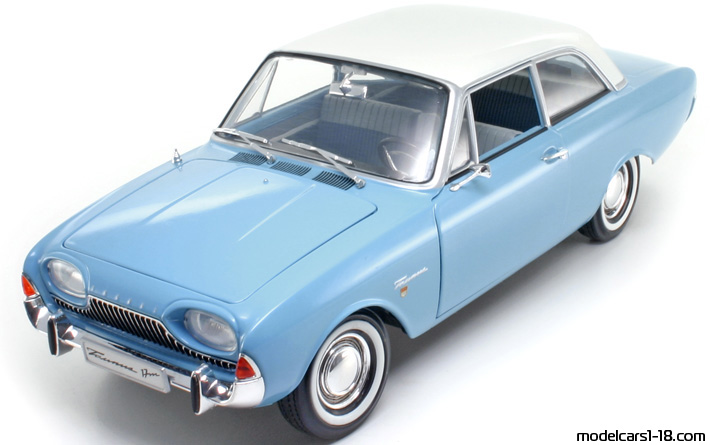 1960 - Ford Taunus 17M (P3) Revell 1/18 (Blue / Бял) Предна лява страна