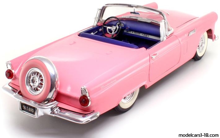 1956 - Ford Thunderbird Revell 1/18 (Розов) Задна дясна страна