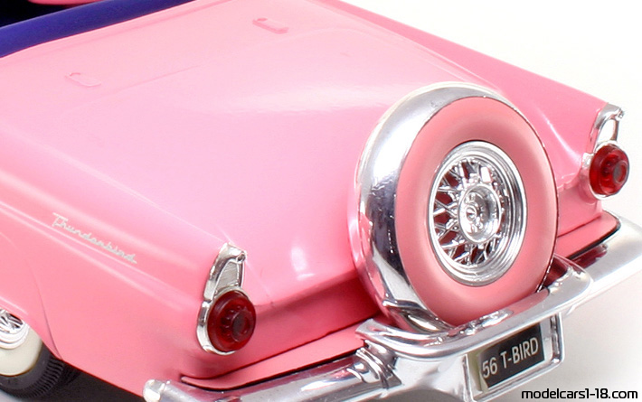 1956 - Ford Thunderbird Revell 1/18 (Розов) Багажник / Отварящи се фарове