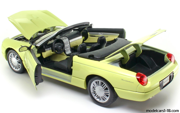 2002 - Ford Thunderbird Maisto 1/18 (Жълт) Отваряеми части