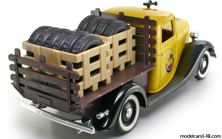 1936 - Ford V8 Plateau Solido 1/19 (Жълт / Черен) Задна дясна страна