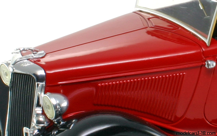 1934 - Ford V8 Roadster Solido 1/19 (Червен / Черен) Двигател