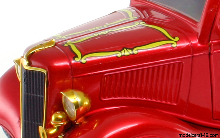 1936 - Ford V8 Solido 1/19 (Червен) Двигател