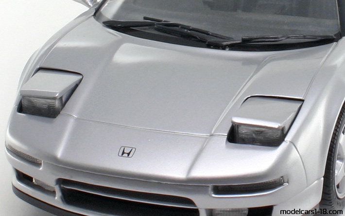 1990 - Honda NSX Kyosho 1/18 (Сребрист / Черен) Багажник / Отварящи се фарове