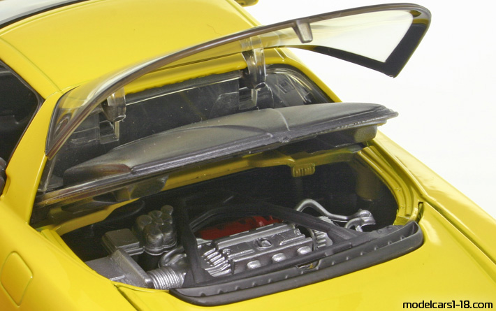 2003 - Honda NSX Motor Max 1/18 (Жълт) Двигател