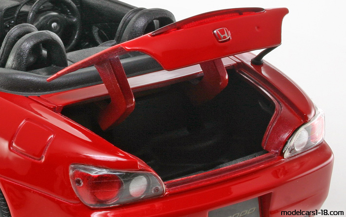 1999 - Honda S2000 Maisto 1/18 (Червен) Багажник / Отварящи се фарове