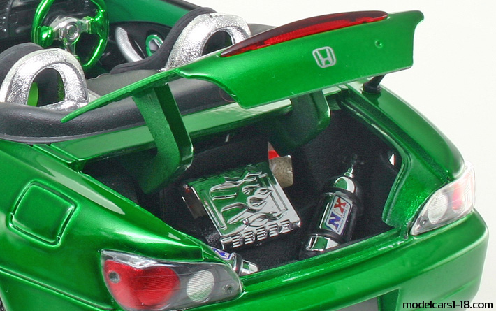 1999 - Honda S2000 Maisto 1/18 (Зелен / Черен) Багажник / Отварящи се фарове