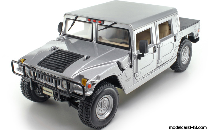 1992 - Hummer H1 Maisto 1/18 (Светло сребрист) Предна лява страна