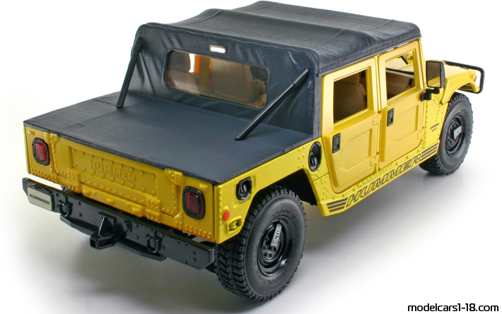 1992 - Hummer H1 Maisto 1/18 (Жълт) Задна дясна страна