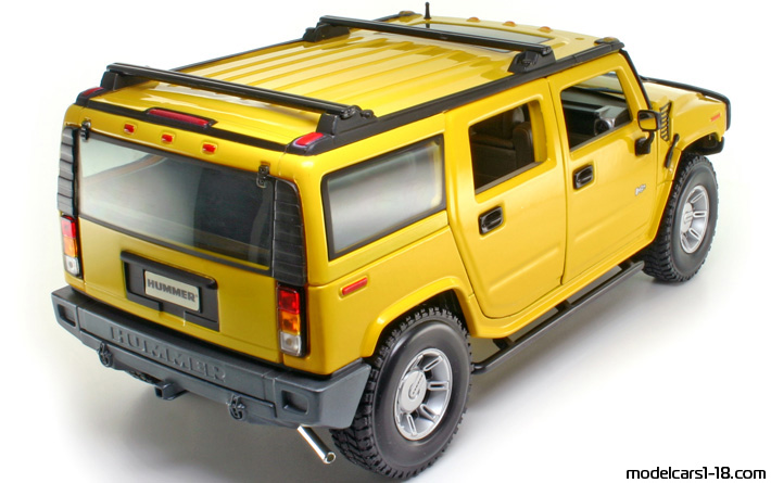 2002 - Hummer H2 Wagon Maisto 1/18 (Жълт) Задна дясна страна