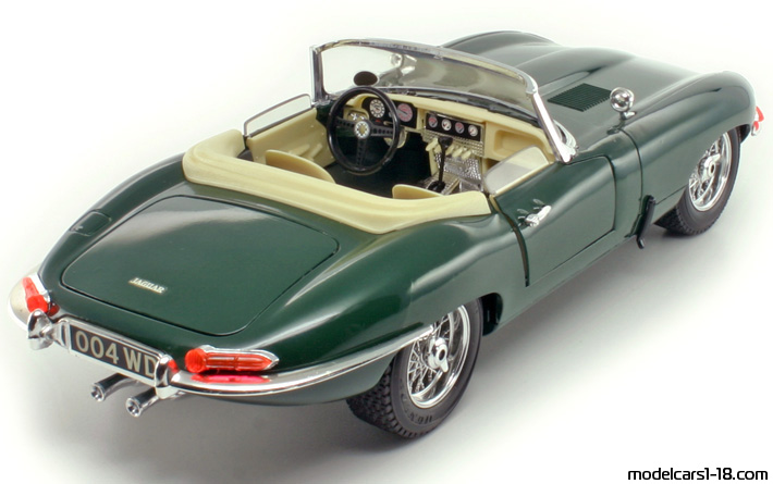 1961 - Jaguar E-Type Bburago 1/18 (Green) Задна дясна страна
