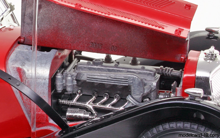 1936 - Jaguar SS100 Bburago 1/18 (Червен / Черен) Багажник / Отварящи се фарове