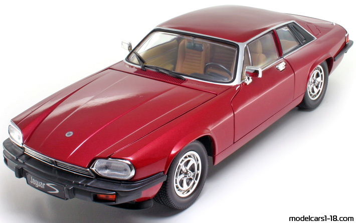 1975 - Jaguar XJ-S Road Signature 1/18 (Червен) Предна лява страна