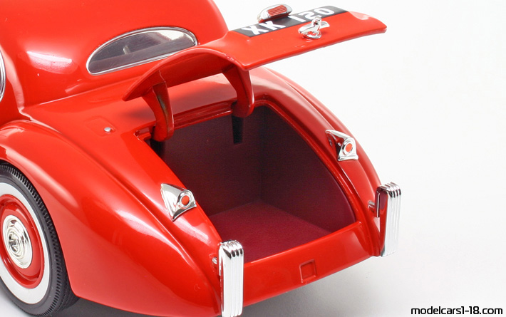 1949 - Jaguar XK120 (XK140) Signature Models 1/18 (Червен) Багажник / Отварящи се фарове