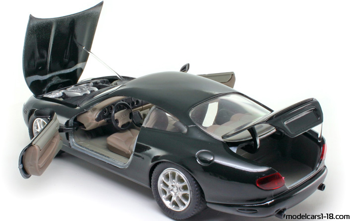 2000 - Jaguar XKR Solido 1/18 (Кафяв) Отваряеми части
