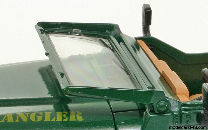 1997 - Jeep Wrangler Solido 1/18 (Зелен) Багажник / Отварящи се фарове