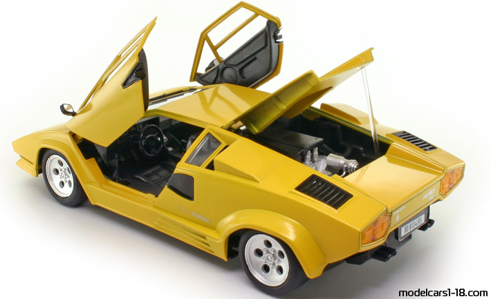 1987 - Lamborghini Countach LP5000 QV Polistil 1/18 (Жълт) Отваряеми части