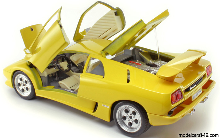 1990 - Lamborghini Diablo Bburago 1/18 (Yellow) Отваряеми части