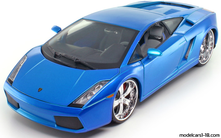 2001 - Lamborghini Gallardo Maisto 1/18 (Син) Предна лява страна