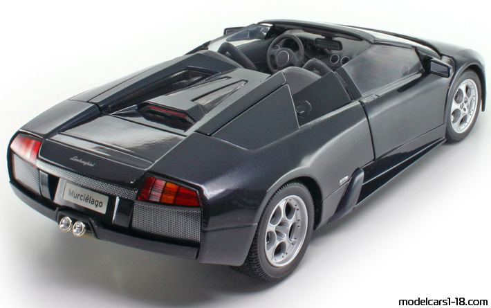2001 - Lamborghini Murcielago Roadster Maisto 1/18 (Син) Задна дясна страна