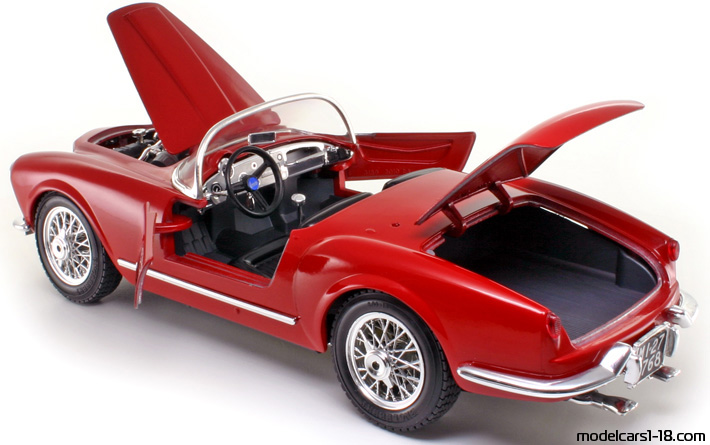 1955 - Lancia Aurelia B24 Spider Bburago 1/18 (Червен) Отваряеми части