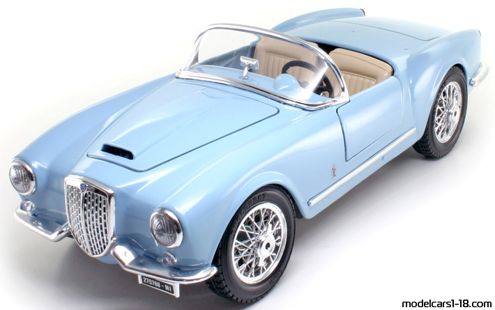 1955 - Lancia Aurelia B24 Spider Bburago 1/18 (Сребрист) Предна лява страна