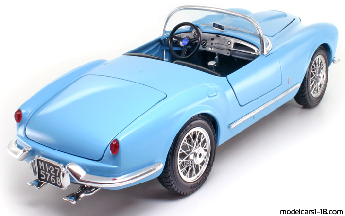 1955 - Lancia Aurelia B24 Spider Bburago 1/18 (Син) Задна дясна страна