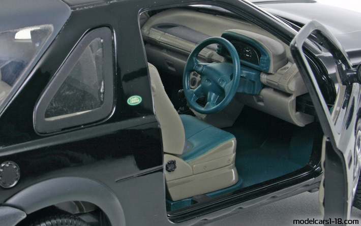 1997 - Land Rover Freelander ERTL 1/18 (Черен) Интериор арматурно табло