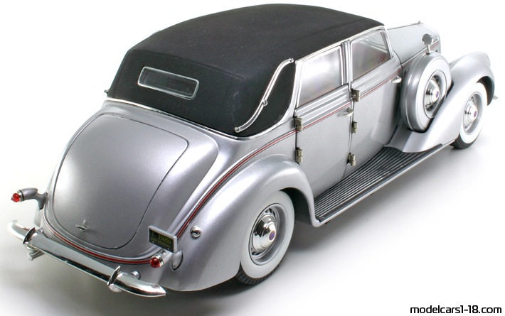 1937 - Lincoln Model K-12 Berline Touring Cabriolet Signature Models 1/18 (Сребрист) Задна дясна страна