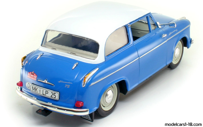 1958 - Lloyd Alexander TS Camper Revell 1/18 (Син / Бял) Задна дясна страна