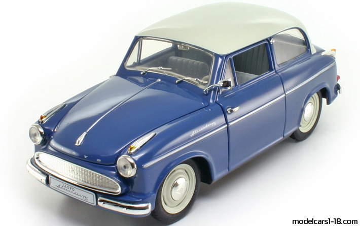 1958 - Lloyd Alexander TS Revell 1/18 (Blue / Бял) Предна лява страна