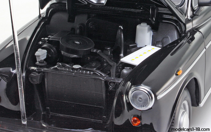 1989 - London Taxi Fairway Minichamps 1/18 (Черен) Двигател